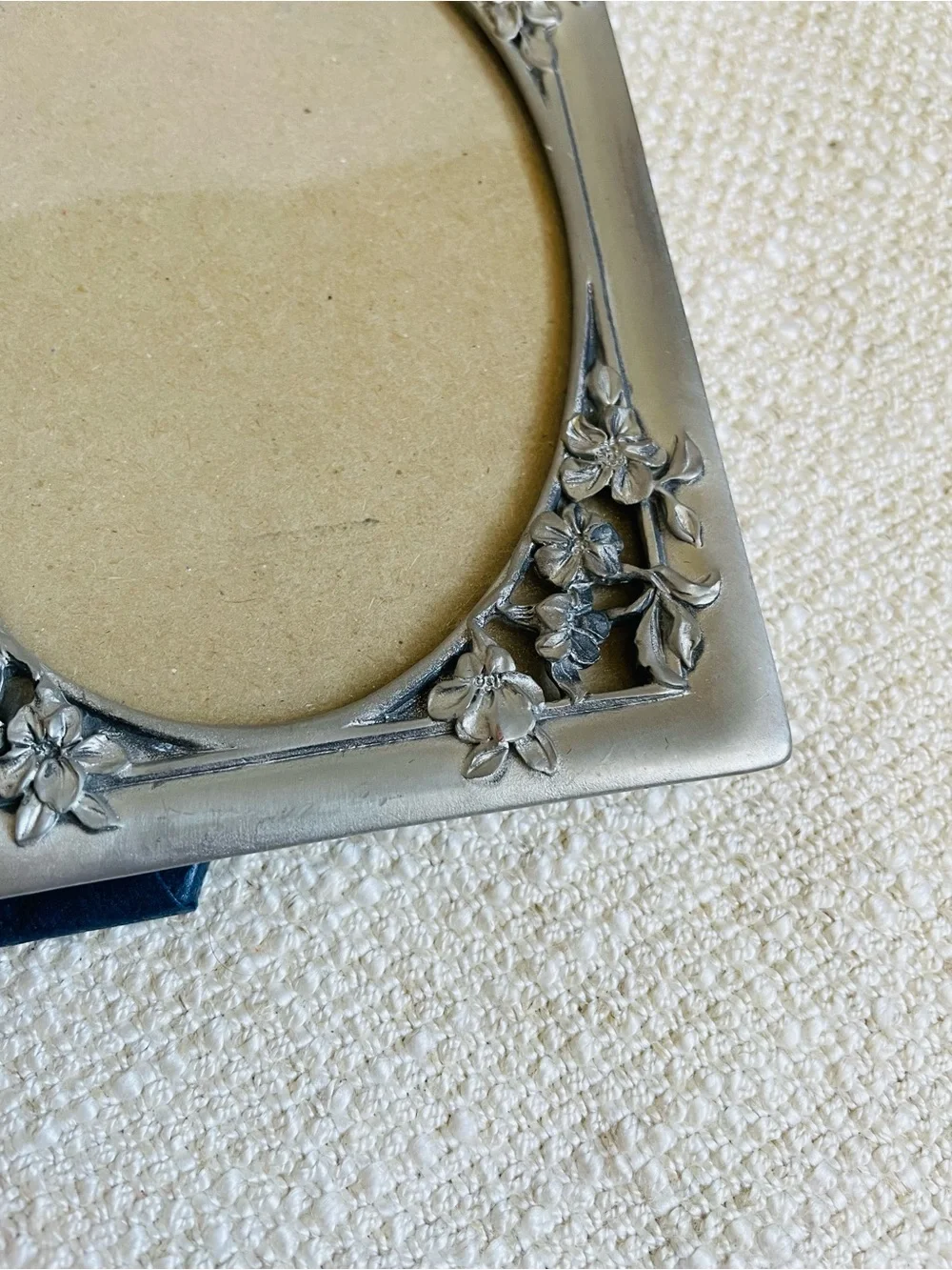 Vintage Classic Pewter Silver Floral Oval Photo Frame 3x5
